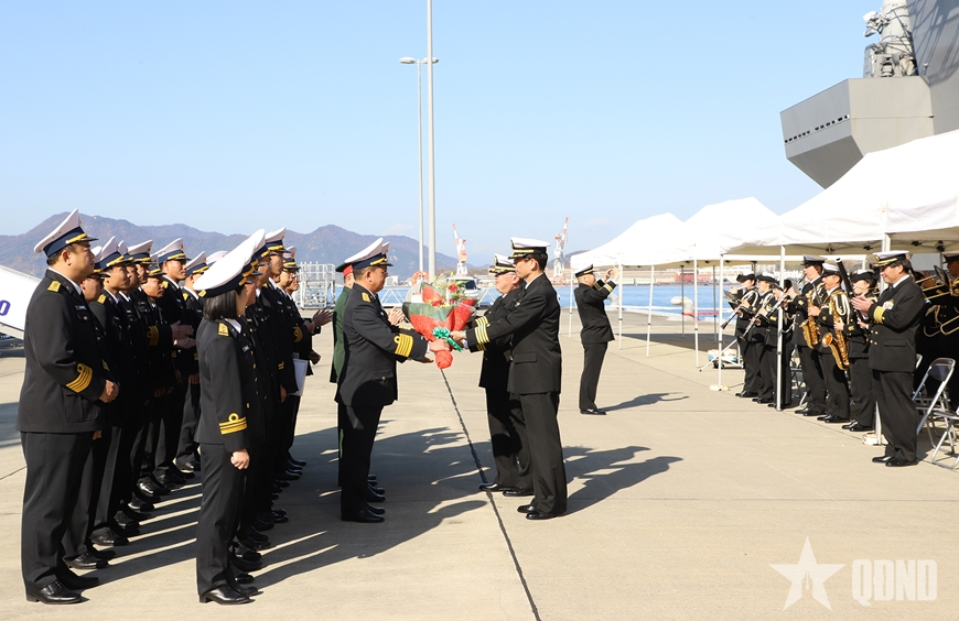 Frigate 015-Tran Hung Dao starts visit to Japan